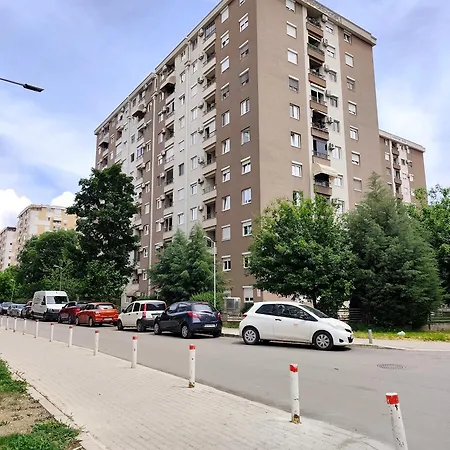 Modern Near Center